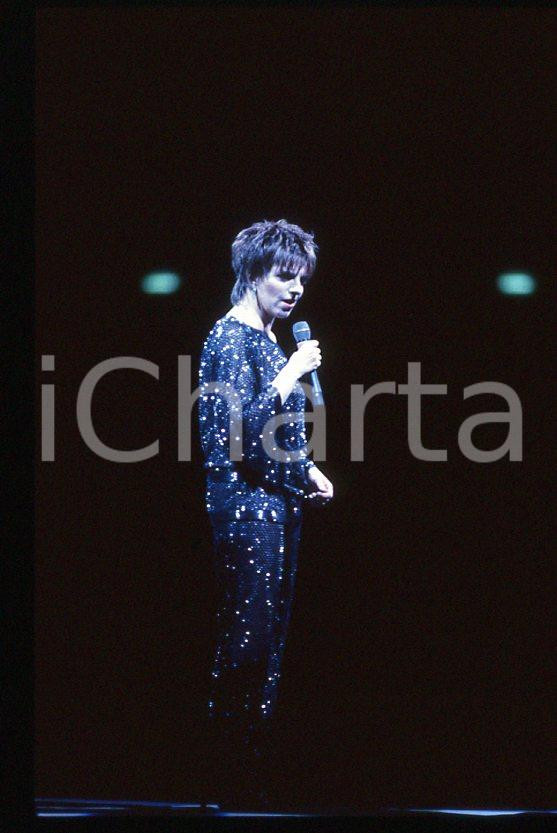 Fotografia d epoca originale Liza MINNELLI on stage   ITALY ? 1990 ca 35mm vintage slide 2 1