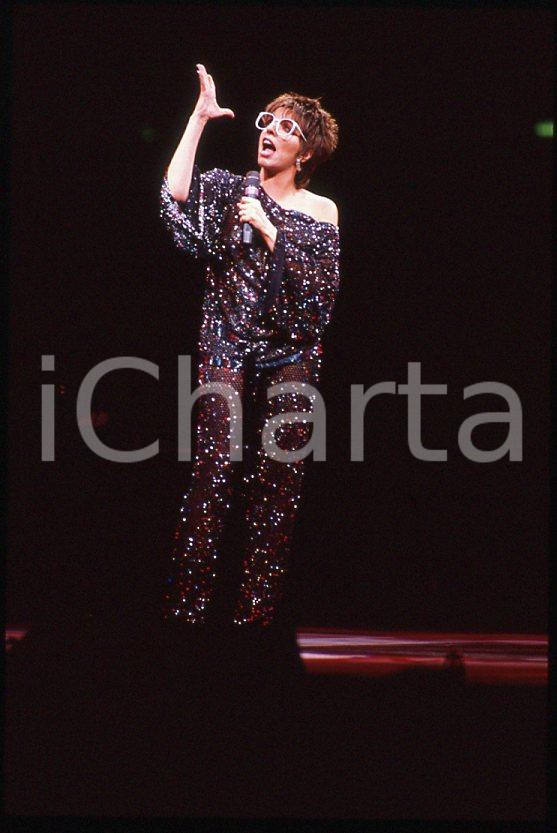 Fotografia d epoca originale Liza MINNELLI on stage   ITALY ? 1990 ca 35mm vintage slide 6 1