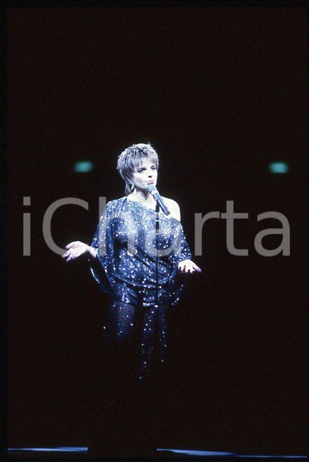 Fotografia d epoca originale Liza MINNELLI on stage   ITALY ? 1990 ca 35mm vintage slide 8 1