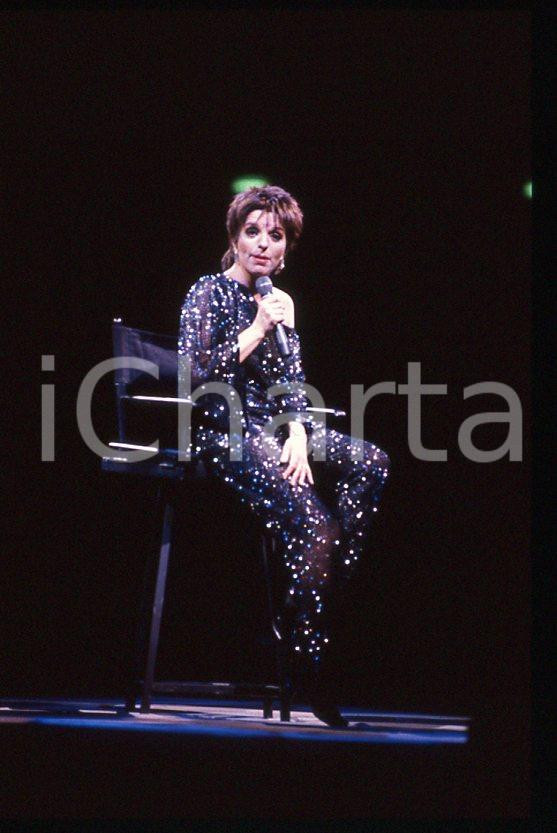 Fotografia d epoca originale Liza MINNELLI on stage   ITALY ? 1990 ca 35mm vintage slide 9 1