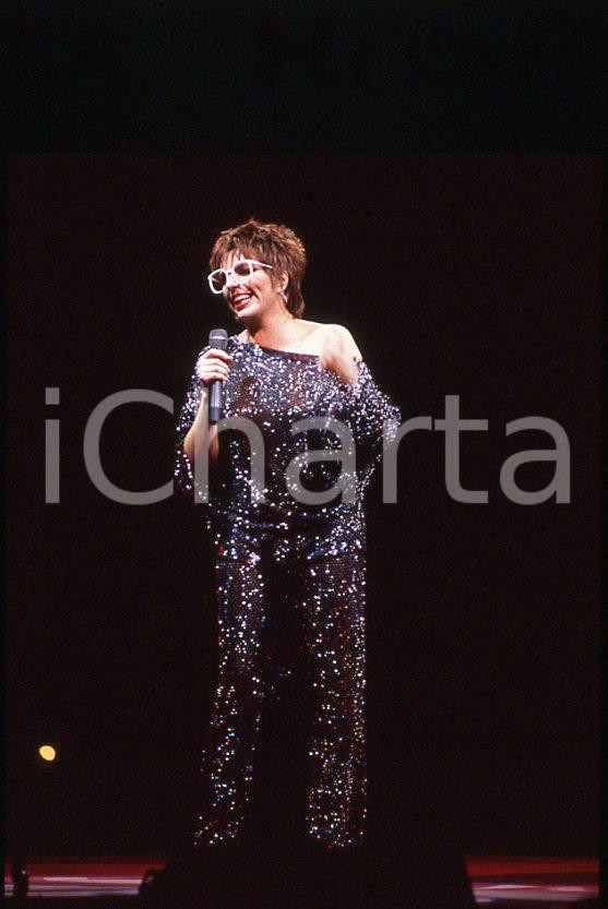 Fotografia d epoca originale Liza MINNELLI on stage   ITALY ? 1990 ca 35mm vintage slide 17 1