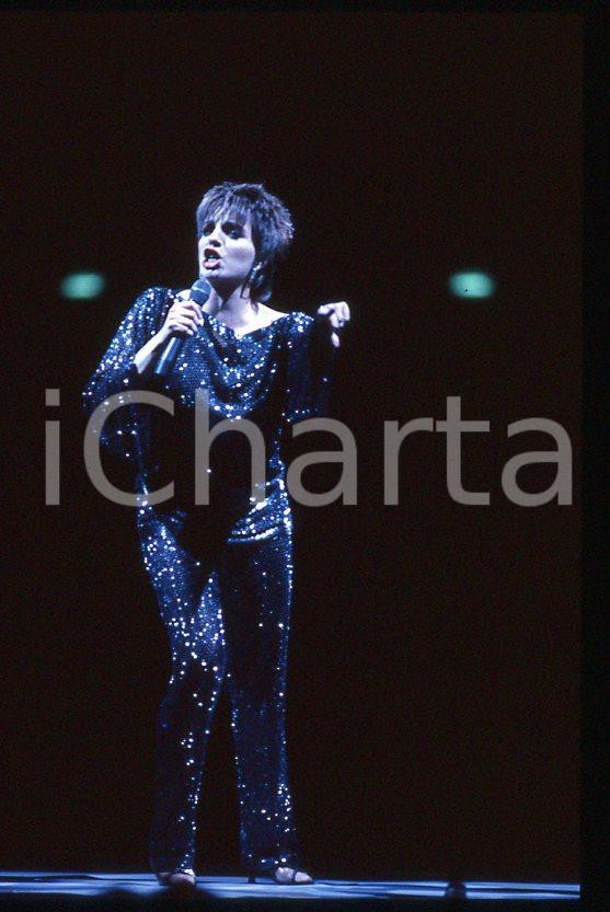 Fotografia d epoca originale Liza MINNELLI on stage   ITALY ? 1990 ca 35mm vintage slide 18 1
