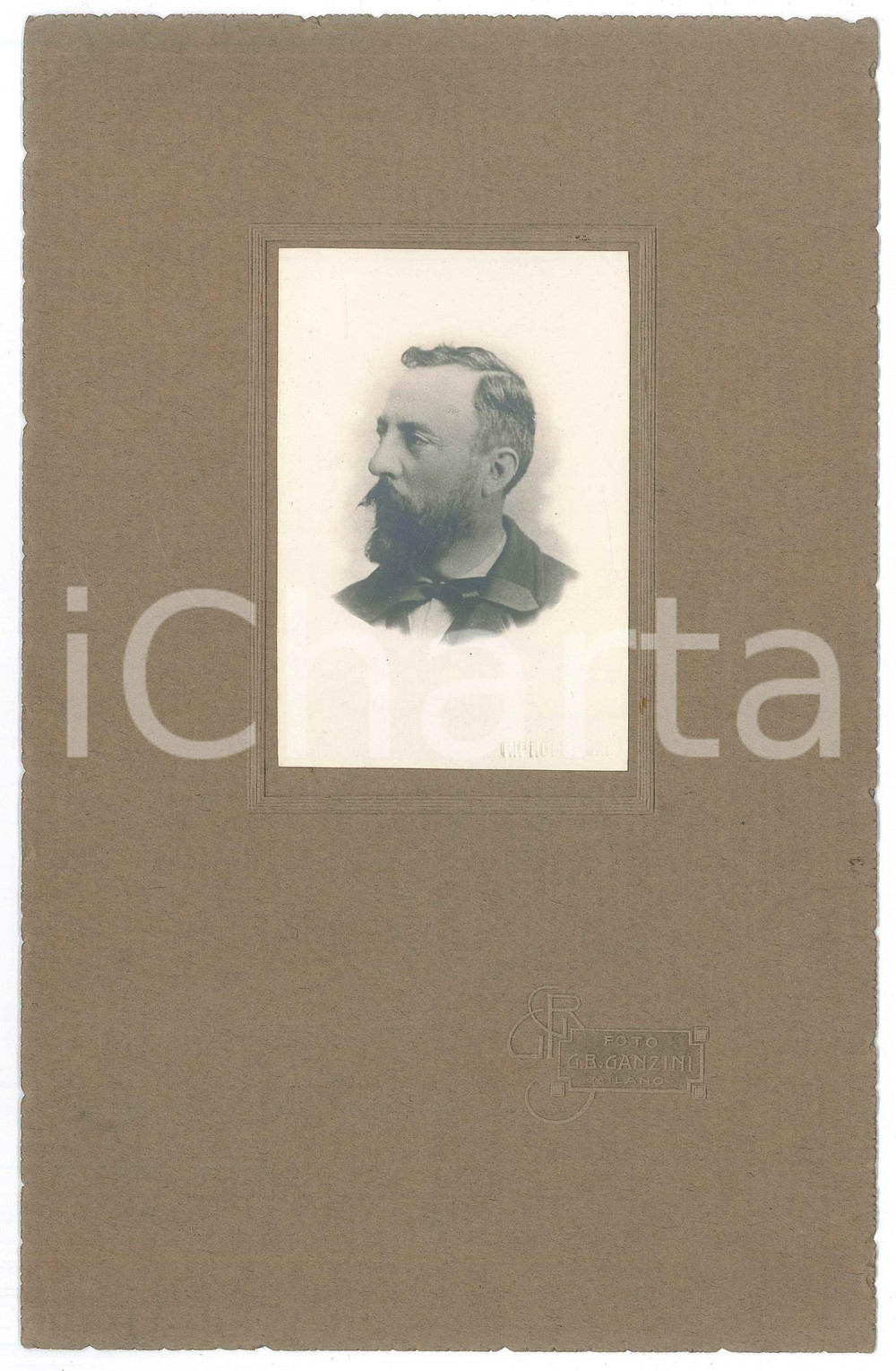 Fotografia d epoca originale 1910 ca MILANO Ritratto maschile  Profilo  Fotografia G. B. GANZINI 16x25 cm 1