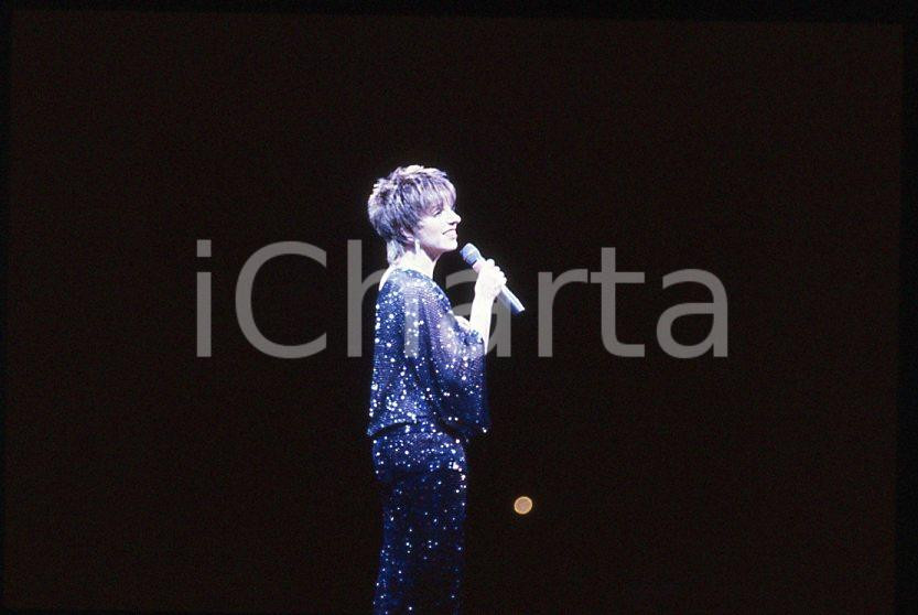 Fotografia d epoca originale Liza MINNELLI on stage   ITALY ? 1990 ca 35 mm vintage slide 59 1