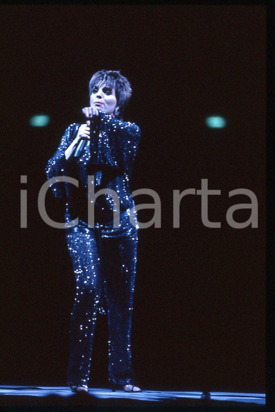 Fotografia d epoca originale Liza MINNELLI on stage   ITALY ? 1990 ca 35 mm vintage slide 67 1
