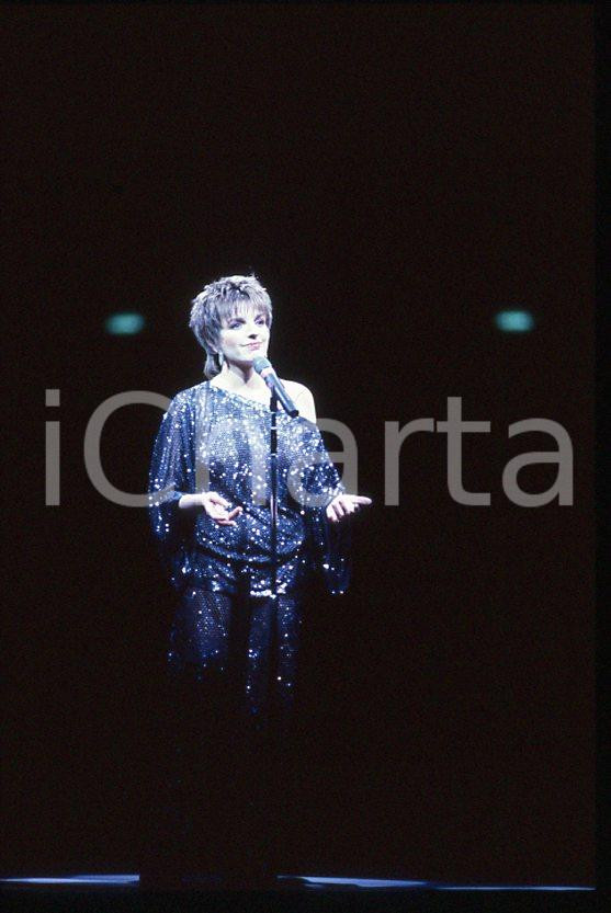 Fotografia d epoca originale Liza MINNELLI on stage   ITALY ? 1990 ca 35 mm vintage slide 68 1