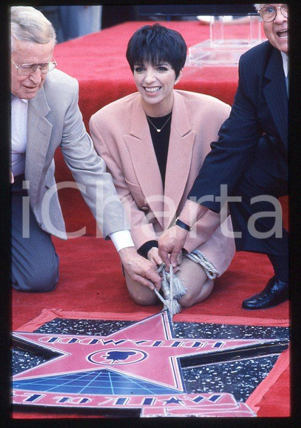 Fotografia d epoca originale Liza MINNELLI  HOLLYWOOD Walk of Fame Ceremony 1991 35mm vintage slide 1 1