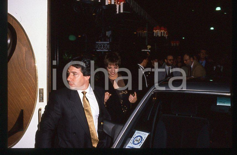 Fotografia d epoca originale Liza MINNELLI a un evento  MILANO 1989  35mm vintage slide 2 1
