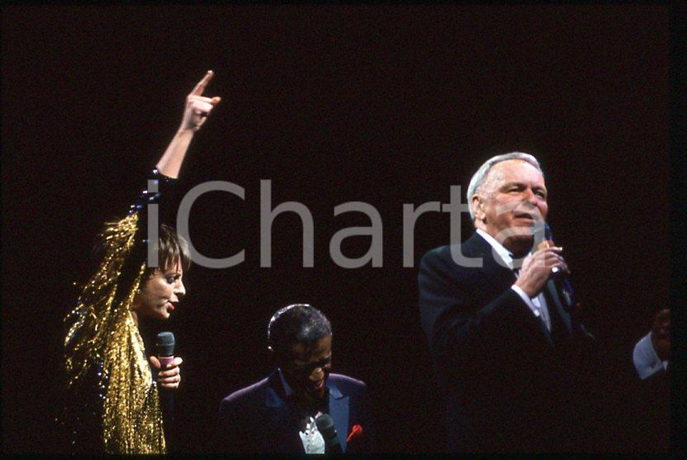 Fotografia d epoca originale Frank SINATRA Liza MINNELLI 1989 LONDON Royal Albert Hall 35mm vintage slide 10 1