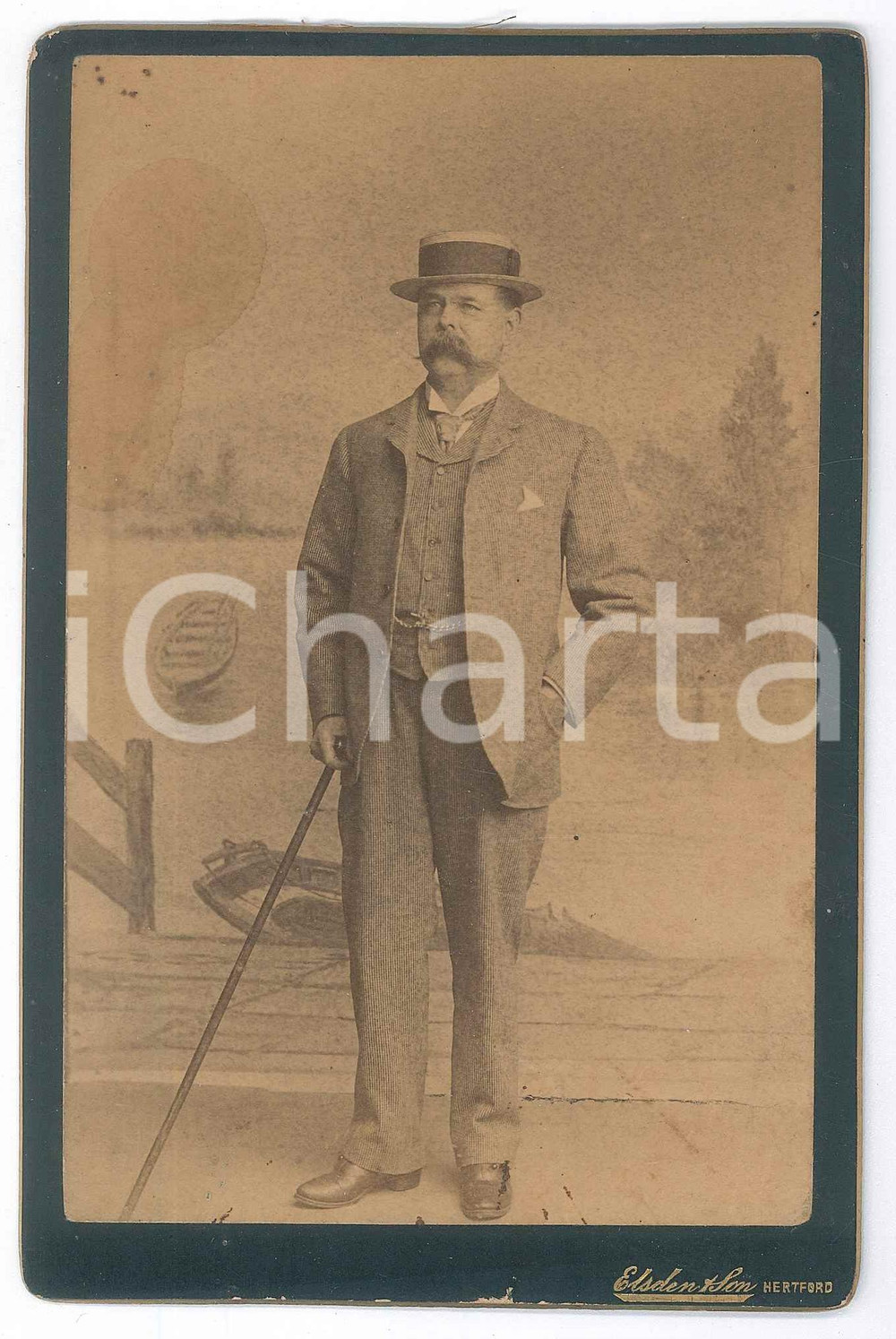 Fotografia d epoca originale 1910 ca HERTFORD UK Portrait of a man standing  Photo ELSDEN & Son 1