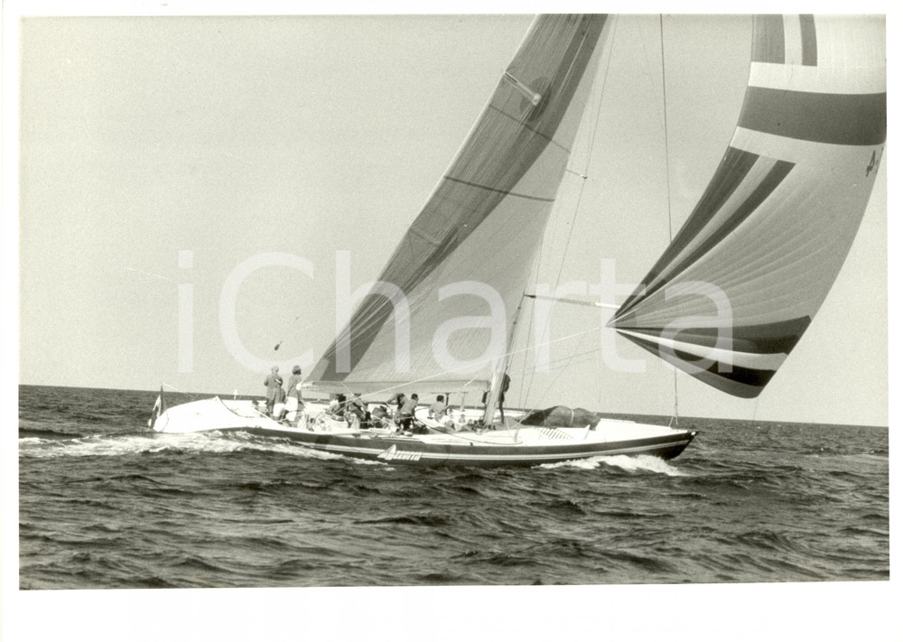 Fotografia d epoca originale 1987 FREMANTLE  Louis Vuitton Cup AZZURRA II con vento in poppa REGATTA Foto 1 1