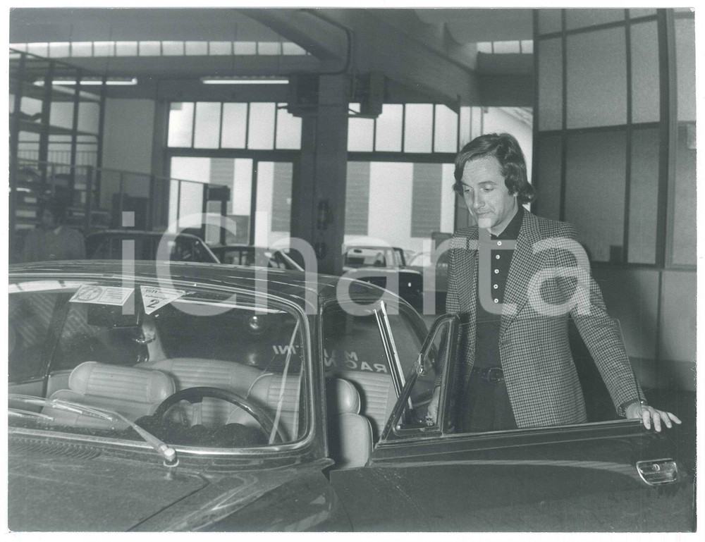 Fotografia d epoca originale 1971 FORMULA 1  Pilota Nanni GALLI in un garage  Foto 24x18 cm 1