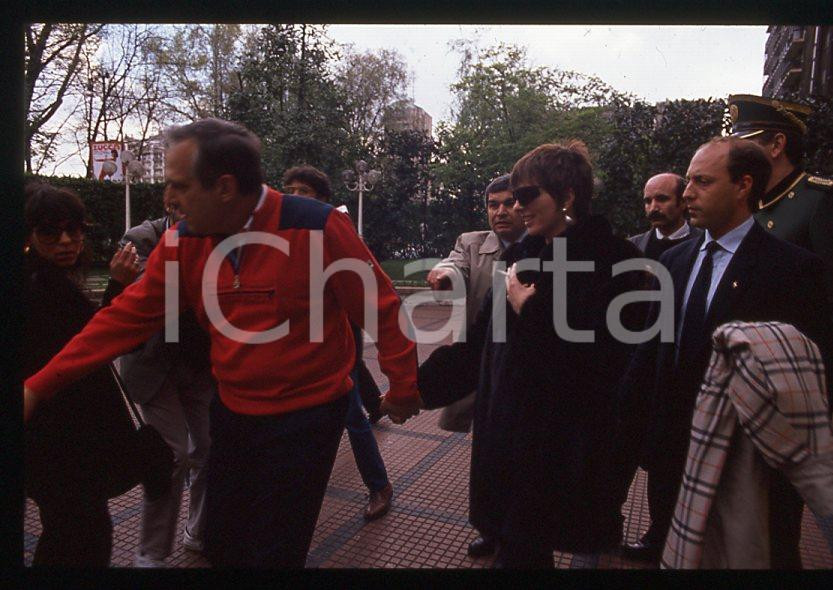 Fotografia d epoca originale Liza MINNELLI  MILANO 1989 Hotel Principe di Savoia 35mm vintage slide 6 1