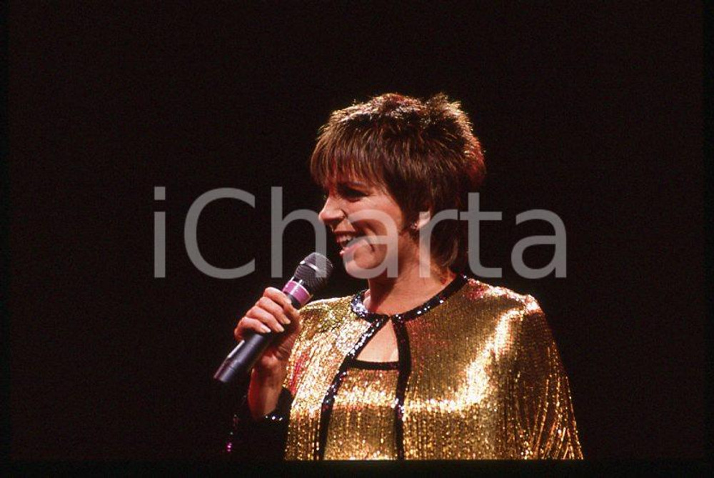 Fotografia d epoca originale Liza MINNELLI on stage 1989 LONDON Royal Albert Hall 35mm vintage slide 3 1