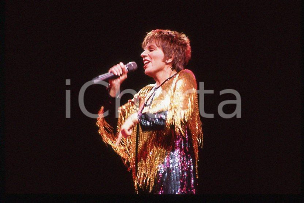 Fotografia d epoca originale Liza MINNELLI on stage 1989 LONDON Royal Albert Hall 35mm vintage slide 4 1