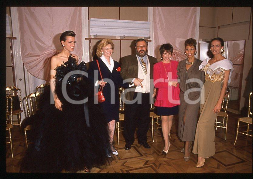 Fotografia d epoca originale Liza MINNELLI Gianfranco FERRE   Atelier MILANO 1989 35mm vintage slide 7 1