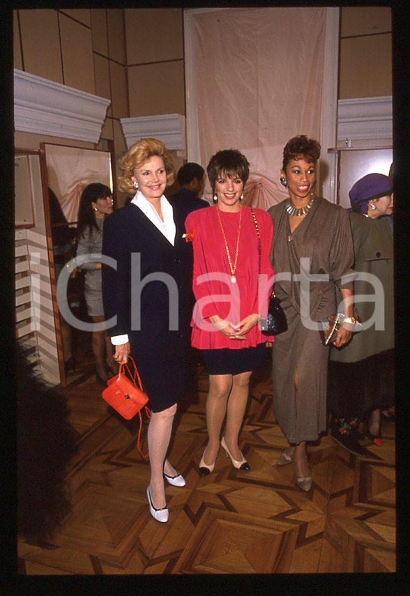 Fotografia d epoca originale Liza MINNELLI Barbara SINATRA Altovise DAVIS  MILANO 1989 35mm vintage slide 1 1