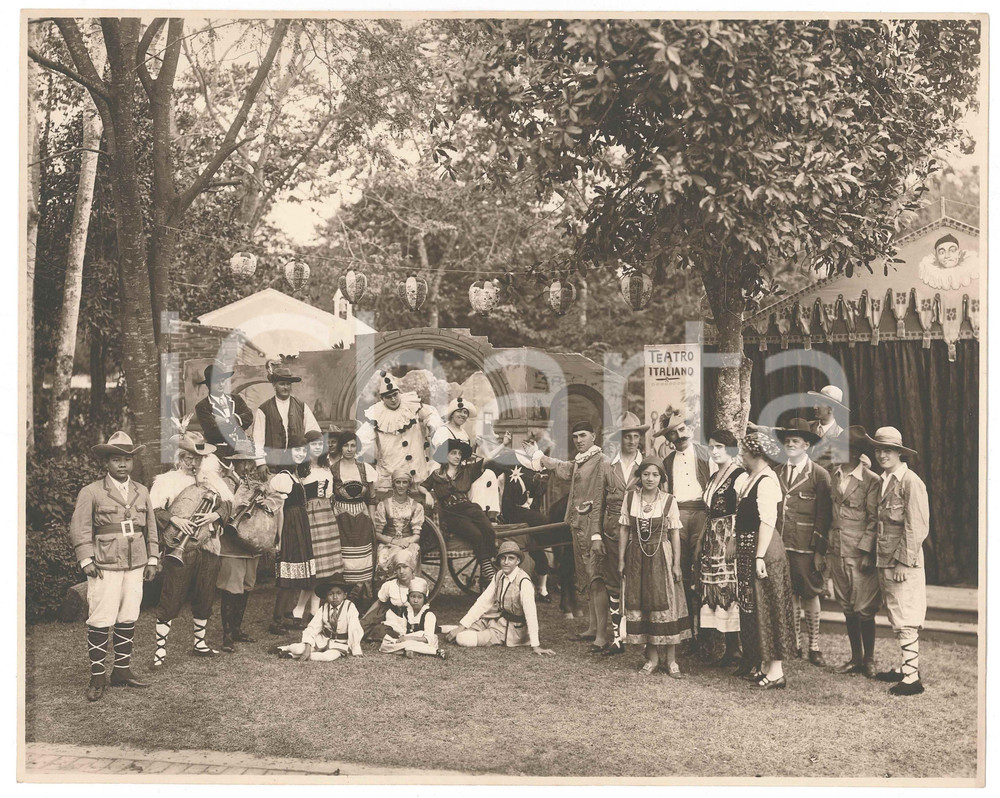 Fotografia d epoca originale 1920 ca BANGKOK  TEATRO ITALIANO  Compagnia in costume Foto RARA 28x23 3 1