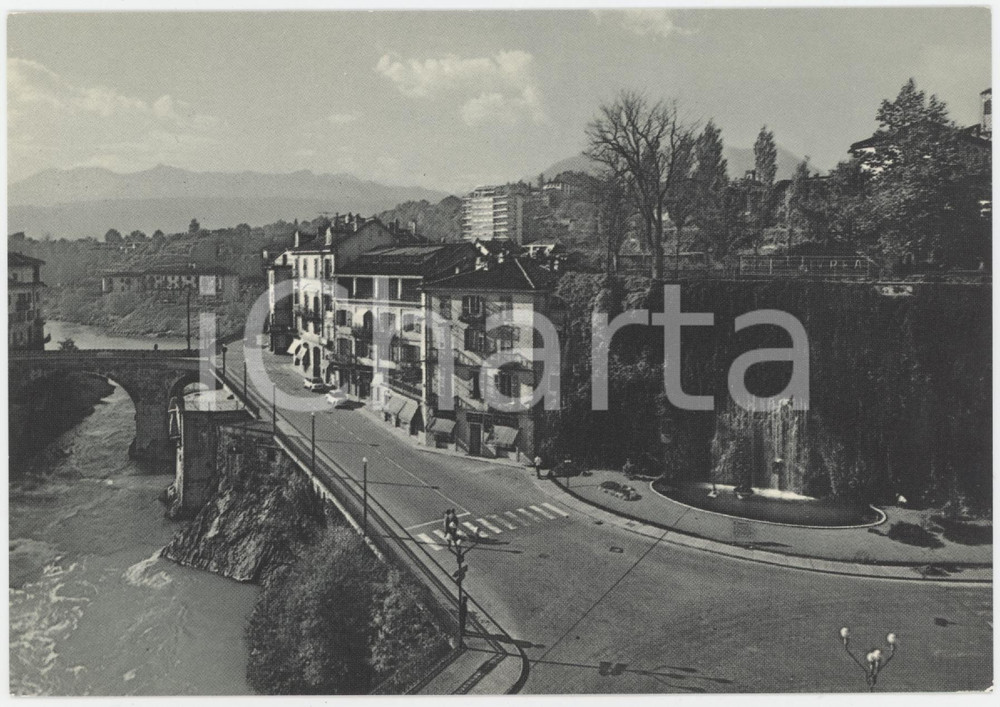 Cartolina originale da collezione 1950 ca IVREA Ponte Romano e Fontana Camillo Olivetti  Cartolina FG NV 1