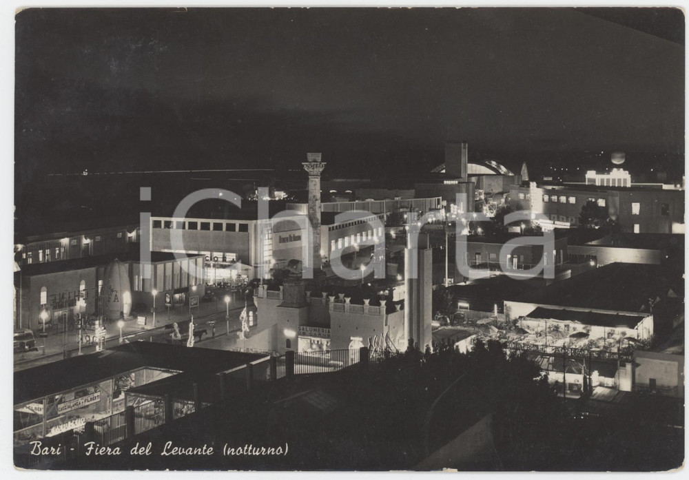 Cartolina originale da collezione 1953 BARI Fiera del Levante  Panorama notturno  Cartolina FG VG 1