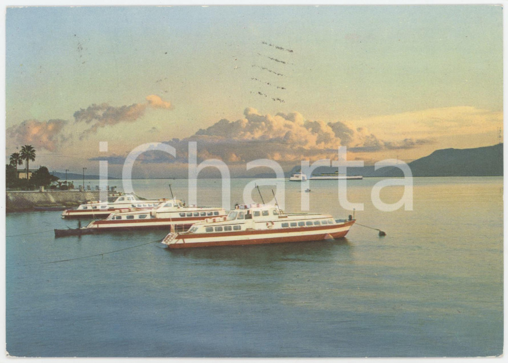 1965 MESSINA Aliscafi alla fonda sullo Stretto di Messina - Cartolina FG VG Cartolina d'epoca viaggiata FAIR/discreto Lievi smussature agli angoli e macchie di inchiostro al recto Formato: 15x10 cm originale e autentica 1