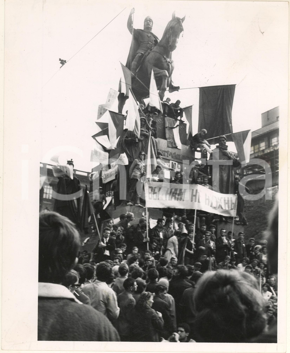 Fotografia d epoca originale 1968 PRIMAVERA DI PRAGA Manifestazione antiURSS  Piazza San Venceslao Foto 1