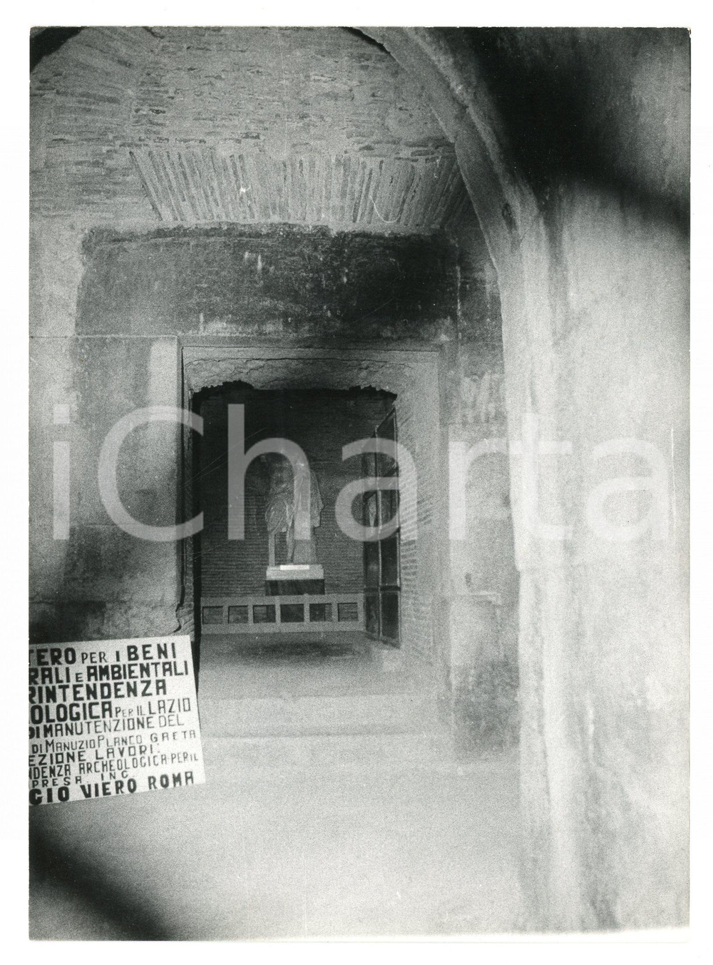 Fotografia d epoca originale 1979 GAETA Cella funeraria del Mausoleo di Lucio Munazio Planco  Foto 13x17 cm 1