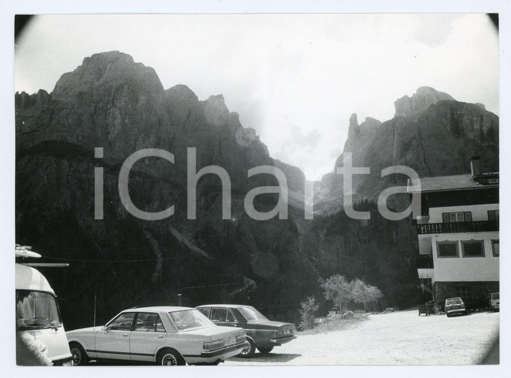 Fotografia d epoca originale 1982 CORVARA  COLFOSCO Pension Tuianta e Vallone del PisciadÃ¹  Foto 17x13 cm 1