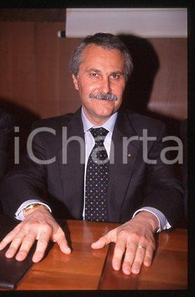 Fotografia d epoca originale Fabrizio de MIRANDA ITALY Portrait of an engineer 1995 ca  35mm vintage slide 5 1