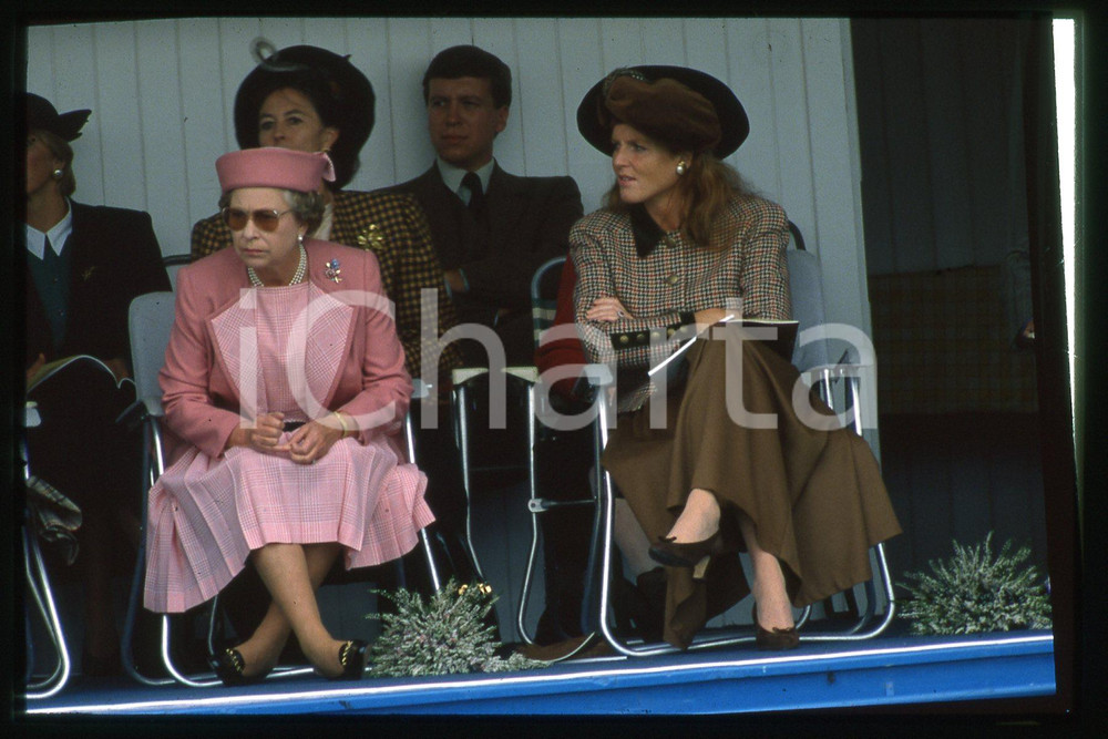 35mm vintage slide* 1989 ca UK - ROYAL FAMILY Queen ELIZABETH II Sarah FERGUSON
