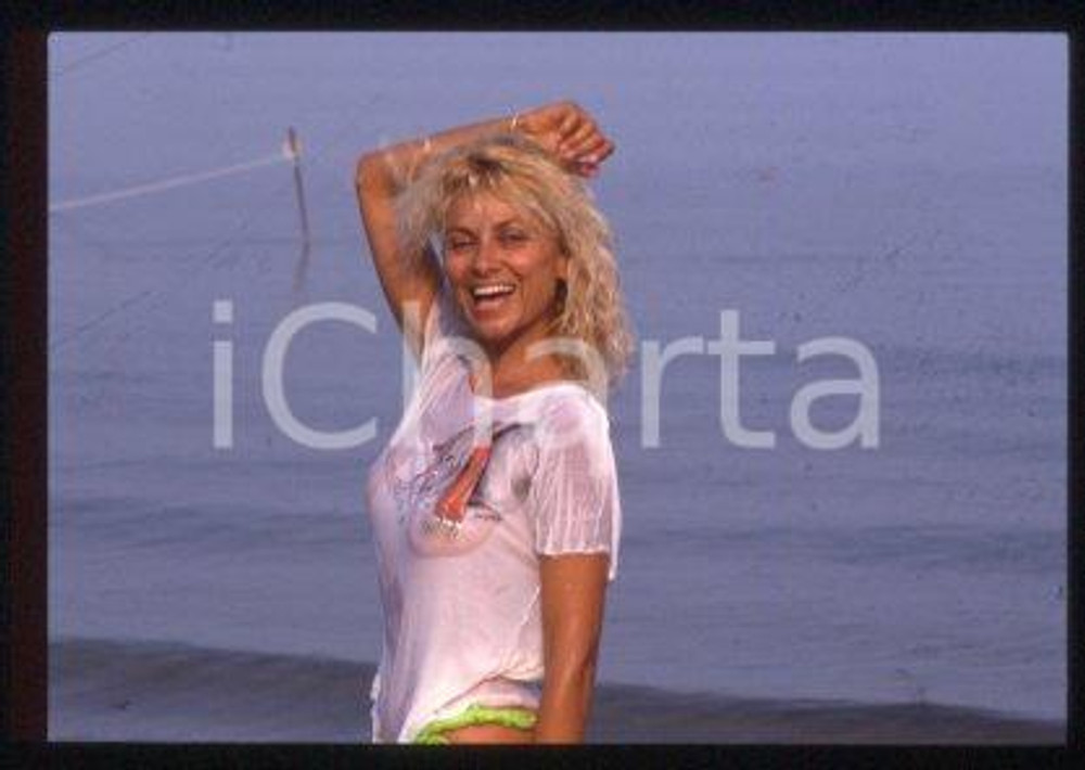 35mm vintage slide* 1985 ca ITALIA Rossella GARDINI in costume da bagno (44)