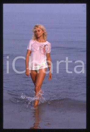 35mm vintage slide* 1985 ca ITALIA Rossella GARDINI in costume da bagno (56)