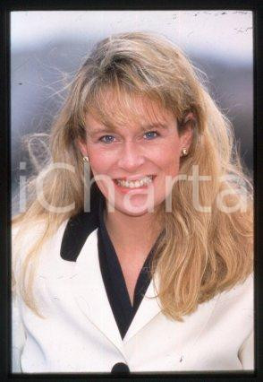 35mm vintage slide* 1986 ca TV Weather Girl Sally FABER Portrait (2)