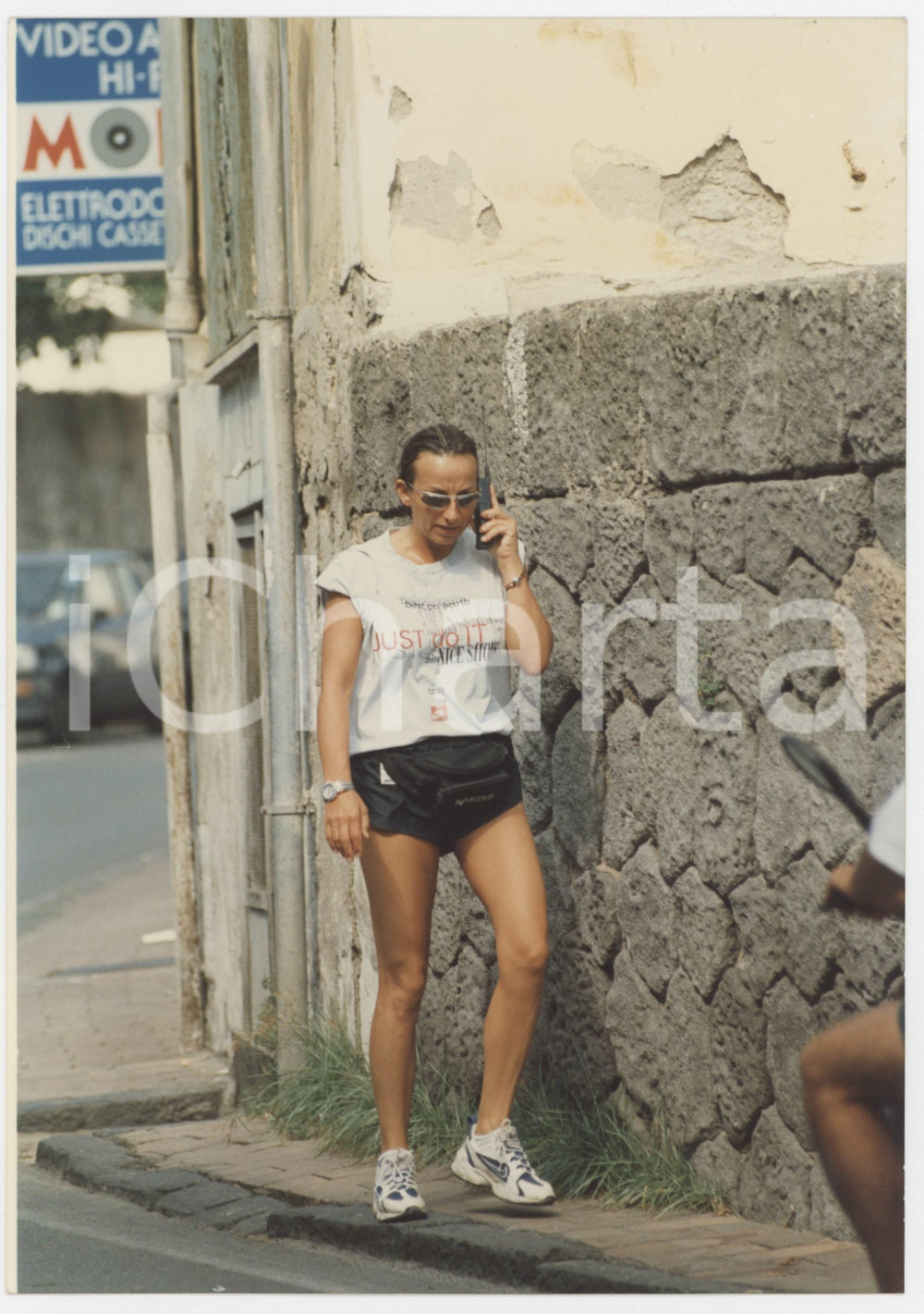 Fotografia d epoca originale 1990 ca ISCHIA  Gianna NANNINI paparazzata   Foto 15x22 cm 2 1