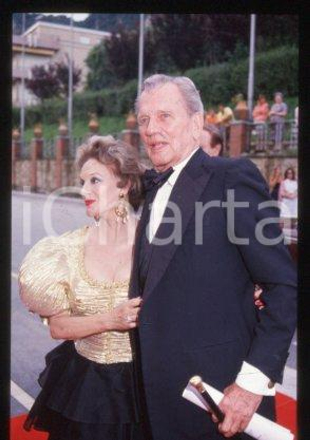 35mm vintage slide* 1981 ca CANNES Joseph COTTEN and Patricia MEDINA (23)