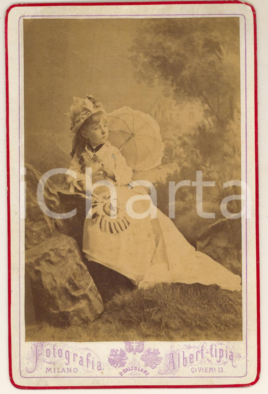Fotografia d epoca originale 1880 ca NOBILTA  MILANO Bambina in abito bianco con parasole  Foto CALZOLARI 1