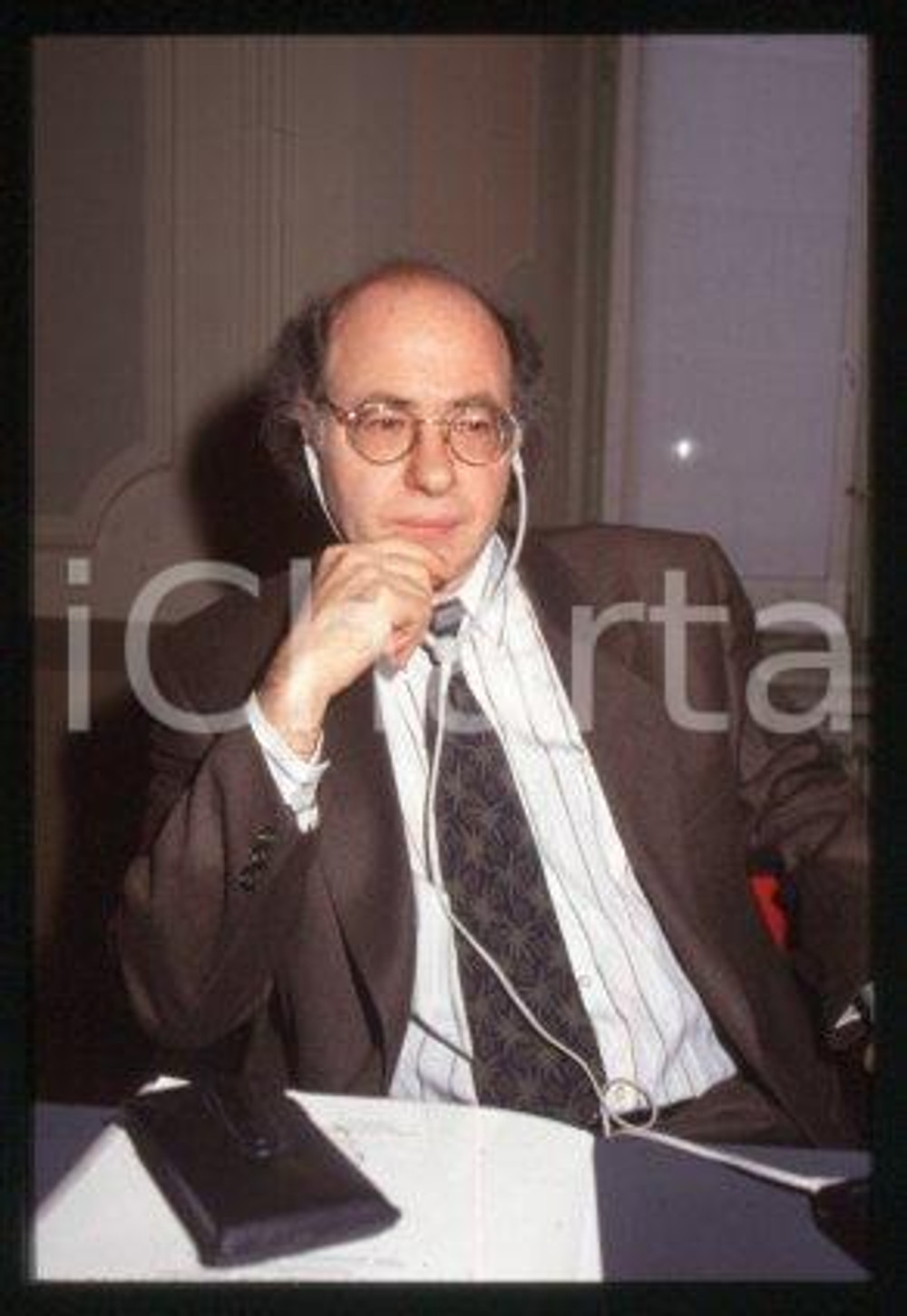 35mm vintage slide* 1995 ca MILAN Ronald WINTROBE Department of Economics (8)