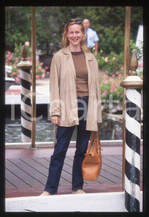 35mm vintage slide* 1998 ca VENICE Film Festival an actress Laura LINNEY (13)