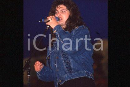 35mm vintage slide* 1990 MILAN Neapolitan singer of "FAVOLANDO" Rosè CRISCI (7)