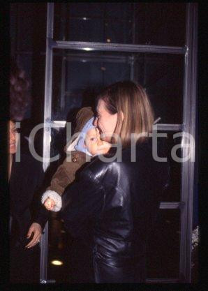 35mm vintage slide* 1995 ca MUSIC singer and asctress Ute LEMPER & child (17)