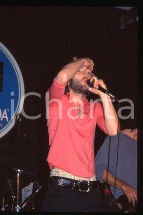 35mm vintage slide* 1998 ca ZELIG CABARET ITALY American singer Andrew DORFF (2)