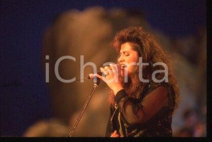 35mm vintage slide* 1990 SANREMO Neapolitan singer "FAVOLANDO" Rosè CRISCI (11)