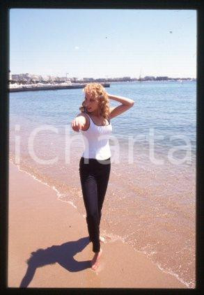 35mm vintage slide* 1995 CANNES Film Festival "SHOWGIRLS" Elizabeth BERKLEY (9)