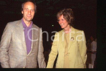 35mm vintage slide* 1990 ca LITERATURE American writer Richard FORD & wife (12)