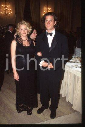 35mm vintage slide* 1997 CINEMA actress Elisabeth SHUE & Davis GUGGENHEIM (17)