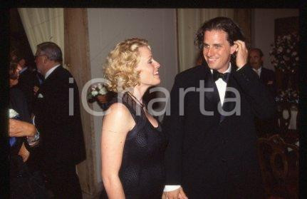 35mm vintage slide* 1997 CINEMA actress Elisabeth SHUE & Davis GUGGENHEIM (16)
