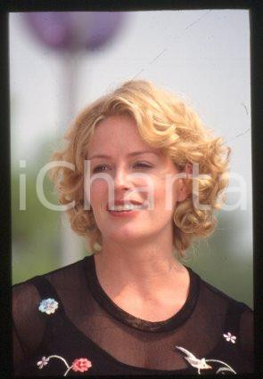 35mm vintage slide* 1997 CINEMA Portrait of american actress Elisabeth SHUE (7)