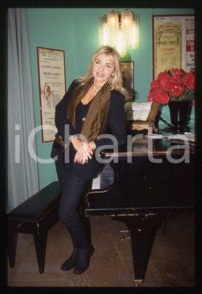 35mm vintage slide* 1988 ca ITALY Portrait of an actress Alessandra CARELLA (27)