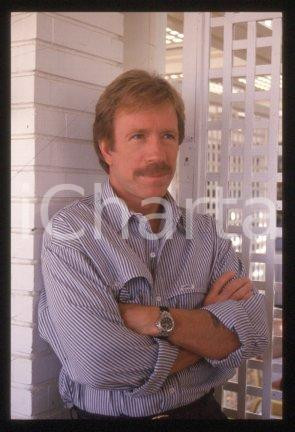 35mm vintage slide* 1985 ca CINEMA Ritratto dell'attore Chuck NORRIS (8)