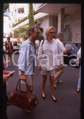35mm vintage slide* 1989 ca CANNES an American actor Roy SCHEIDER and wife (39)